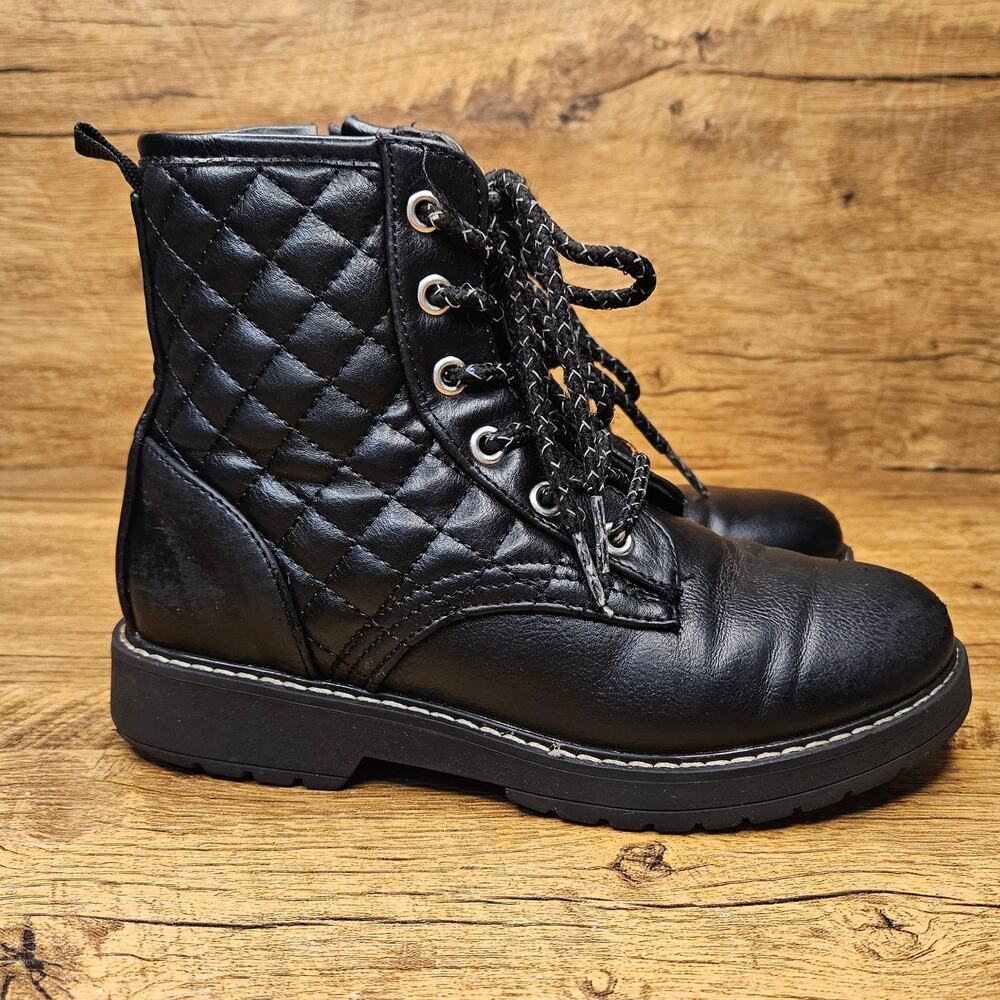 Steve madden Jbetty black quilted size zip.combay boots size 1 kids youth